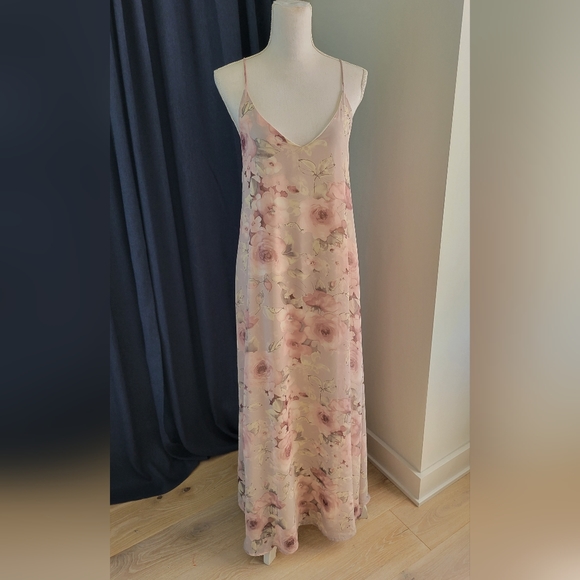 LULUS | Blush + Mauve Floral Maxi - Picture 4 of 16